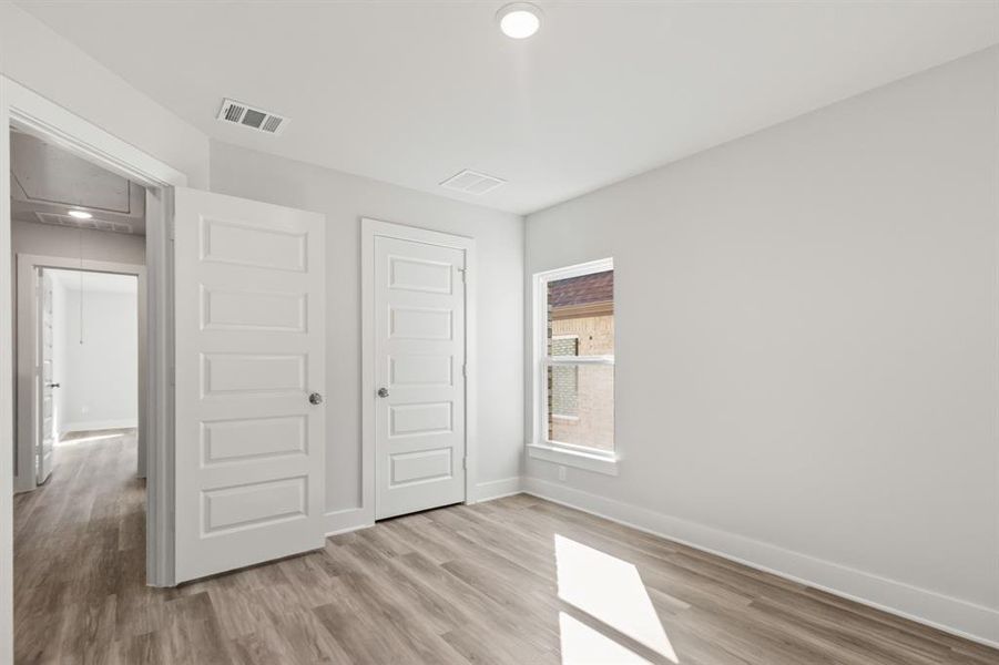 Spacious, unfurnished interior of a new home in , Garland (Image 12).