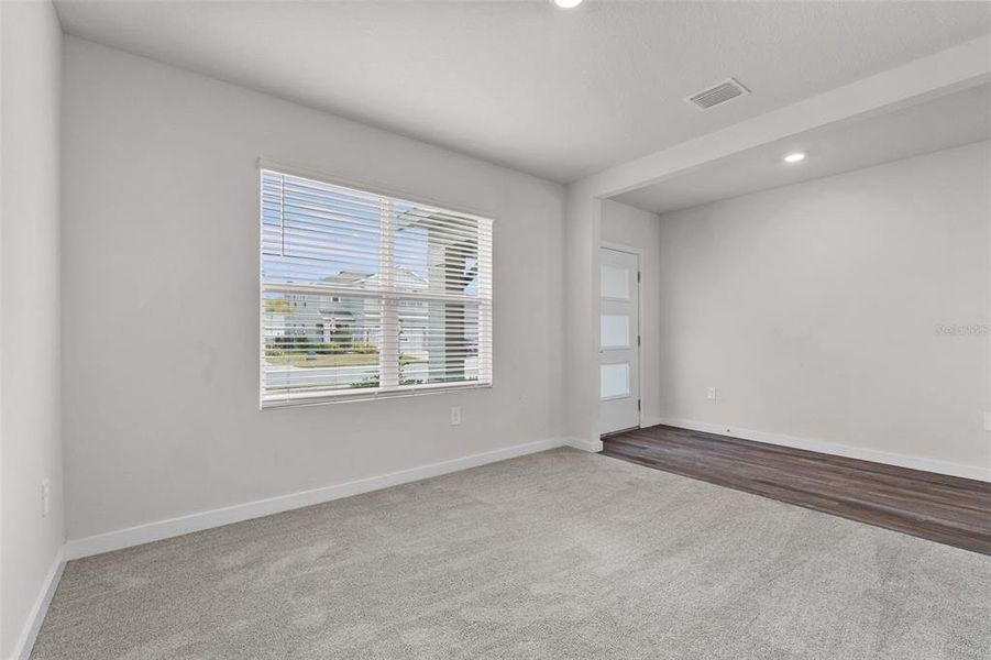 Spacious, unfurnished interior of a new home in , Bradenton (Image 25).