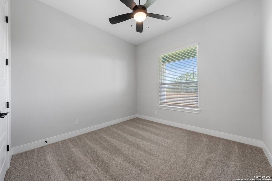 Spacious, unfurnished interior of a new home in Potranco West, Castroville (Image 13).