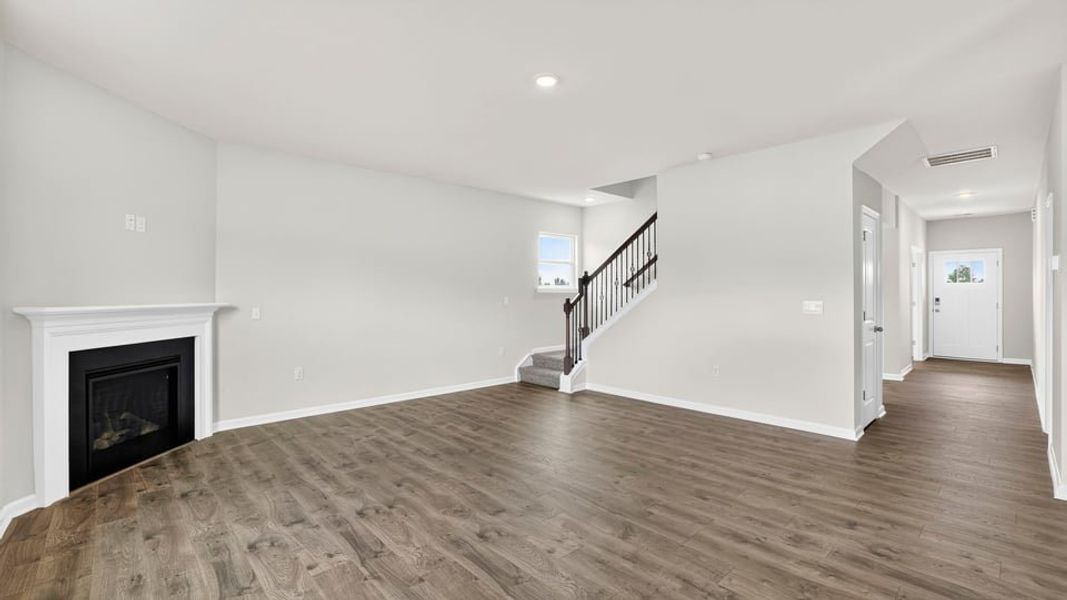 Spacious, unfurnished interior of a new home in Woodglen, Piedmont (Image 19).