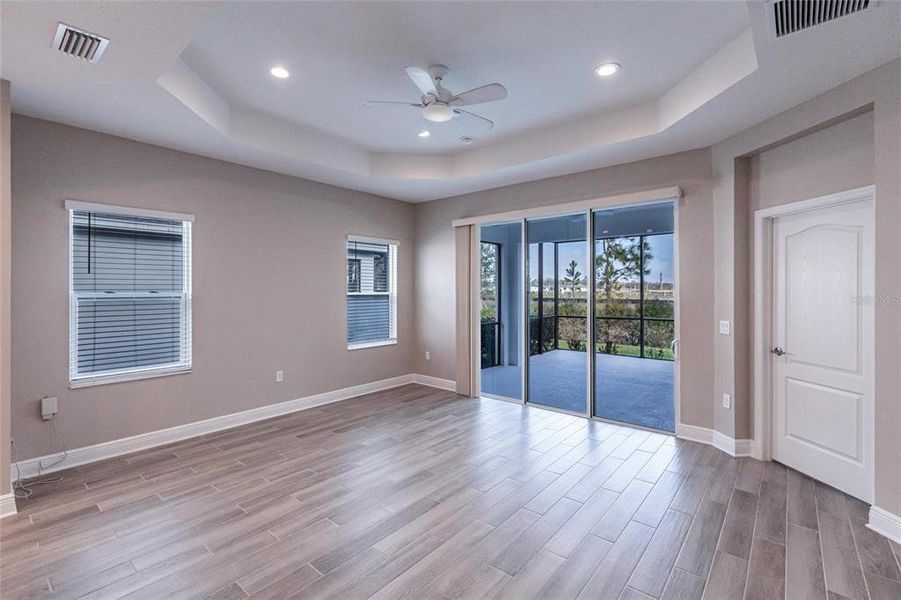 Spacious, unfurnished interior of a new home in Canoe Creek, Parrish (Image 22).