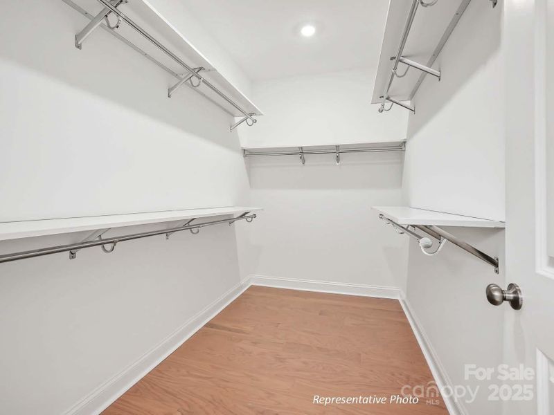 Large primary closet! Large primary closet!