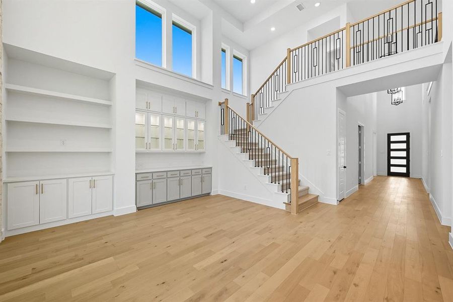 Family Room/Dining Room Family Room/Dining Room