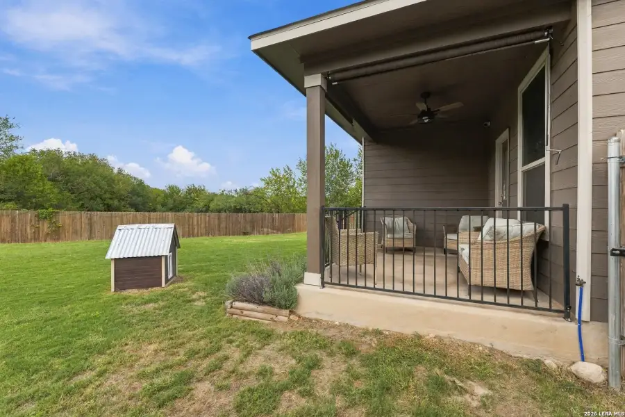 Exterior details and patio area of a home in , San Antonio (Image 4).