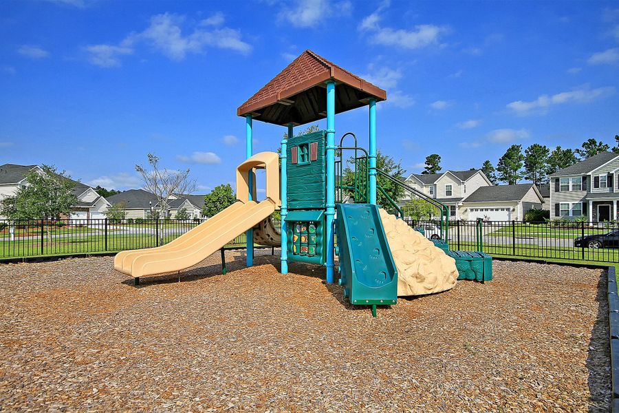 Community amenities in Lindera Preserve at Cane Bay Plantation: American Dream Series, Summerville (Image 22). Community amenities in Lindera Preserve at Cane Bay Plantation: American Dream Series, Summerville (Image 22).