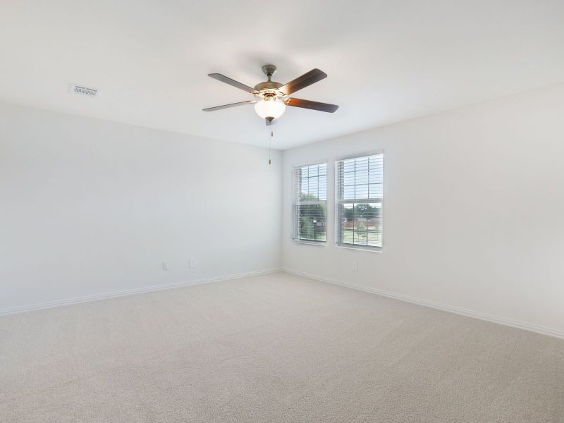Spacious, unfurnished interior of a new home in Oak Ridge Park, Corinth (Image 9).