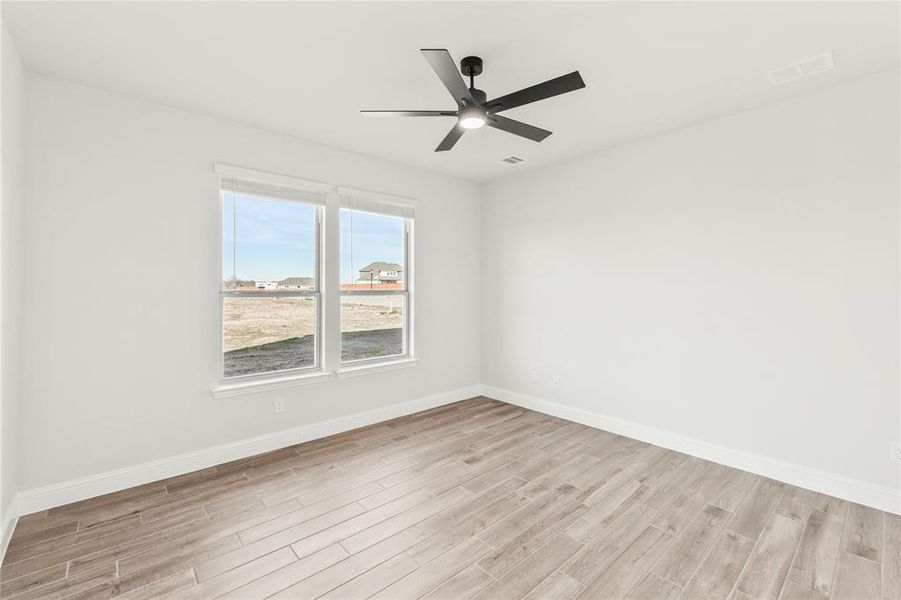 Spacious, unfurnished interior of a new home in Creekview Meadows, Pilot Point (Image 31).