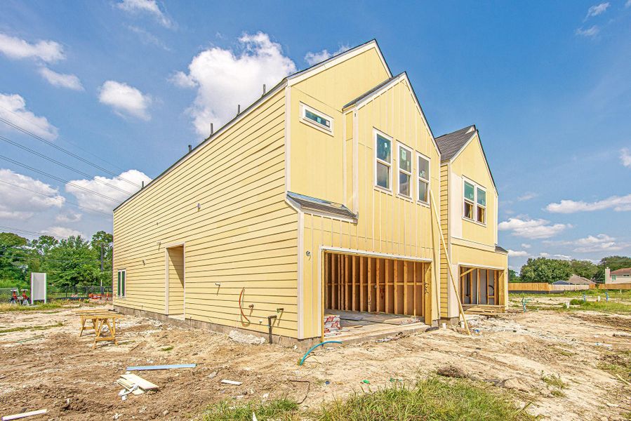 Front exterior of a new home in , Houston, TX, highlighting curb appeal (Image 1). Front exterior of a new home in , Houston, TX, highlighting curb appeal (Image 1).