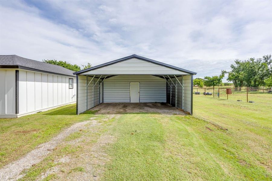 Exterior details and patio area of a home in , Mineral Wells (Image 22).