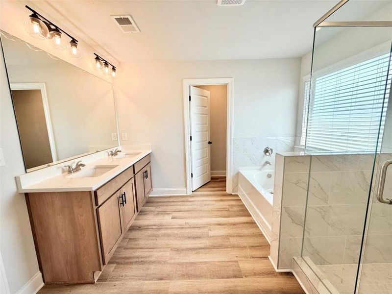 Furnished interior view inside a new home in , Bonaire (Image 25).