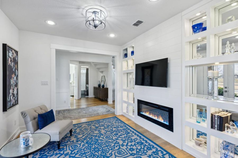 Furnished interior view inside a new home in South Pointe, Mansfield (Image 7). Furnished interior view inside a new home in South Pointe, Mansfield (Image 7).