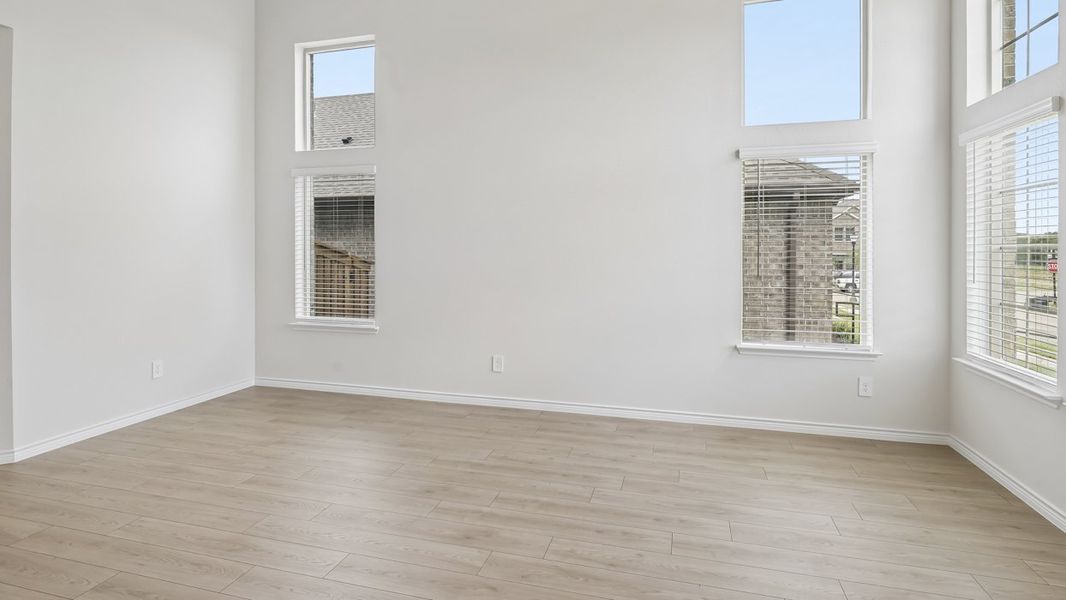 Spacious, unfurnished interior of a new home in Lilybrooke at Legacy Hills, Celina (Image 10).