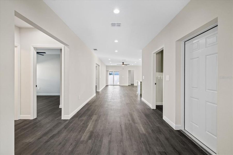 Spacious, unfurnished interior of a new home in , St. Petersburg (Image 38). Spacious, unfurnished interior of a new home in , St. Petersburg (Image 38).