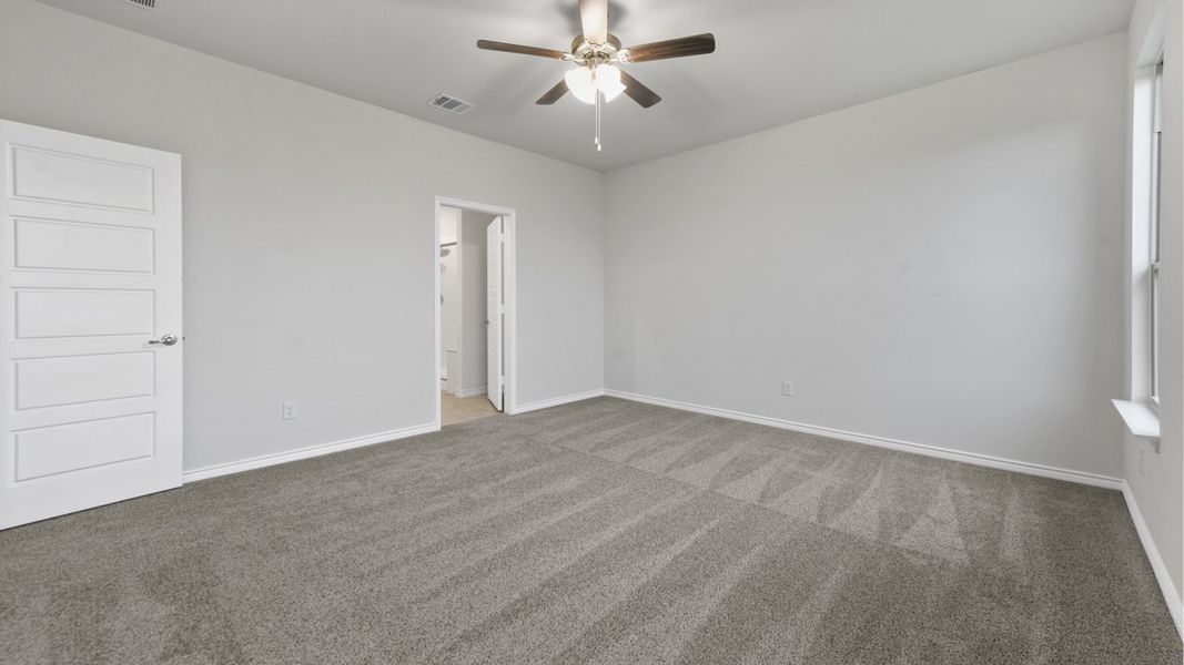 Spacious, unfurnished interior of a new home in Liberty Crossing, Royse City (Image 17).