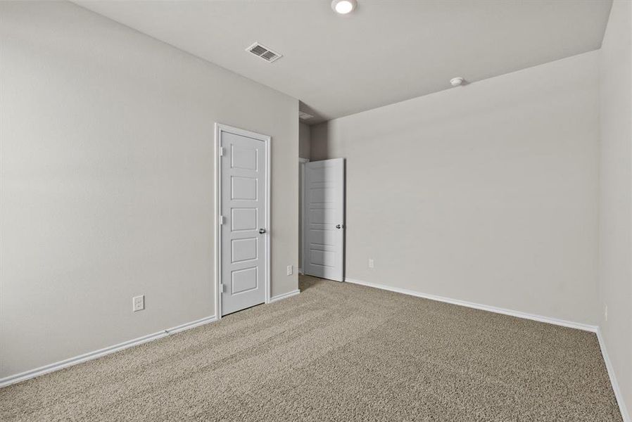 Spacious, unfurnished interior of a new home in Terra Trace, Fort Worth (Image 13). Spacious, unfurnished interior of a new home in Terra Trace, Fort Worth (Image 13).