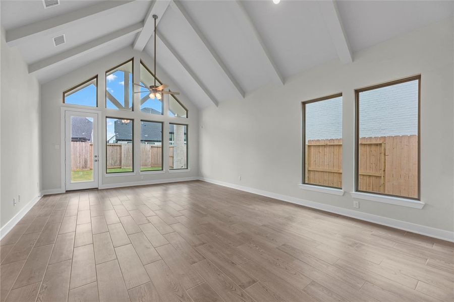 Spacious, unfurnished interior of a new home in Cross Creek West - 45', Fulshear (Image 19).