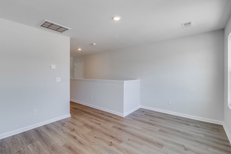 Spacious, unfurnished interior of a new home in Ellington, Elgin (Image 30).