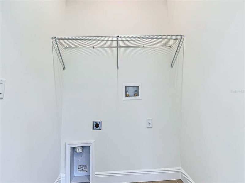 Spacious, unfurnished interior of a new home in , Lehigh Acres (Image 39).
