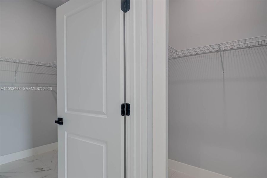 Spacious, unfurnished interior of a new home in , Lehigh Acres (Image 23).