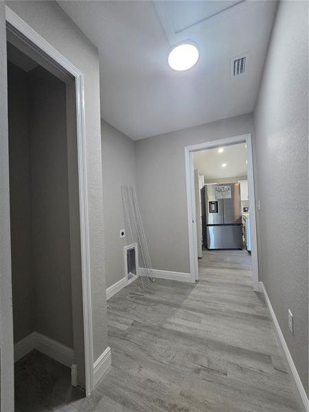 Spacious, unfurnished interior of a new home in , Ocala (Image 11).