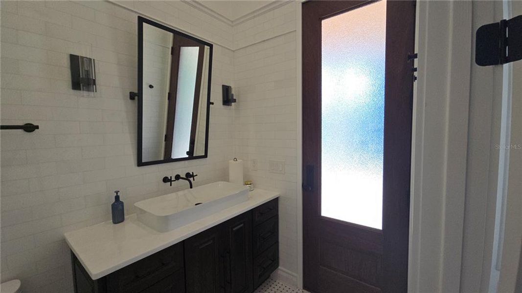 jack and Jill Pool Bathroom