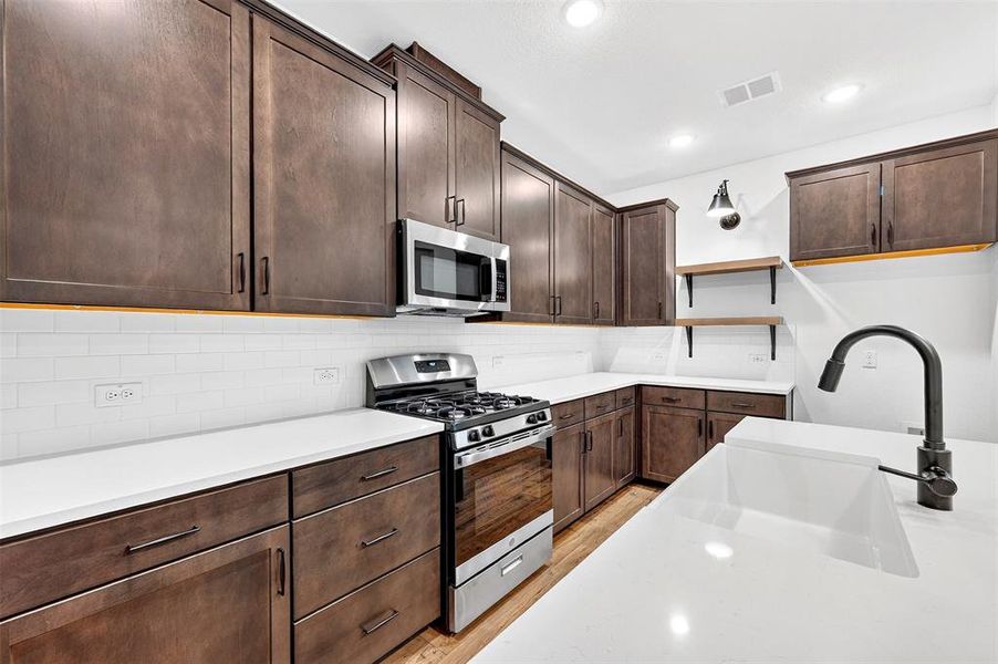Furnished interior view inside a new home in Caldwell Lakes, Dallas (Image 10).