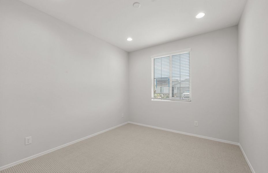 Spacious, unfurnished interior of a new home in Sun City Festival, Buckeye (Image 15).