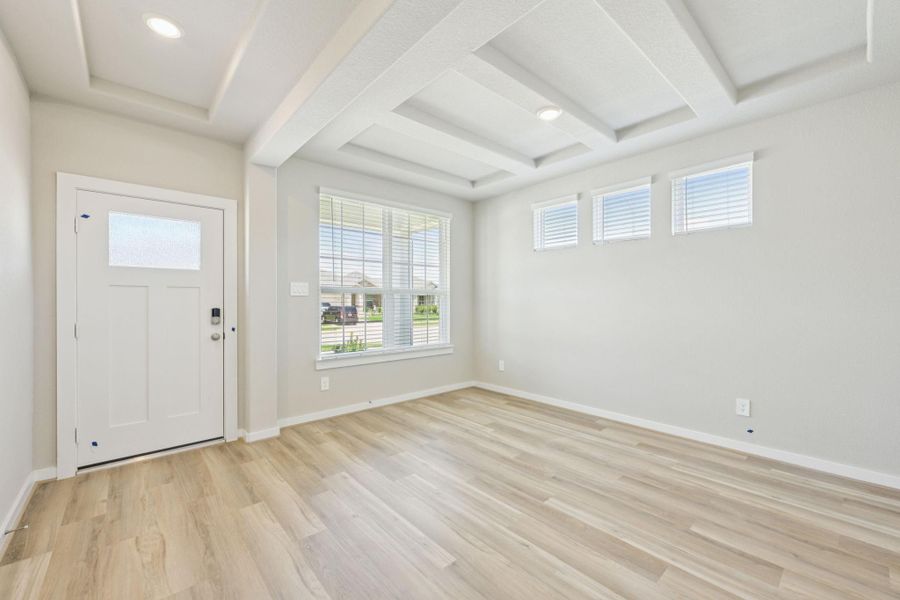 Spacious, unfurnished interior of a new home in Granger Pointe - Premier Series, Conroe (Image 5).