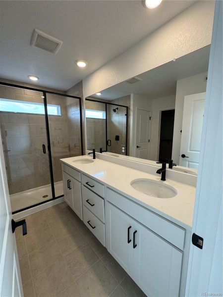 Furnished interior view inside a new home in Harvest Crossing, Aurora (Image 5). Furnished interior view inside a new home in Harvest Crossing, Aurora (Image 5).