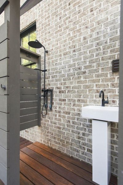 Exterior details and patio area of a home in , Mount Pleasant (Image 44).