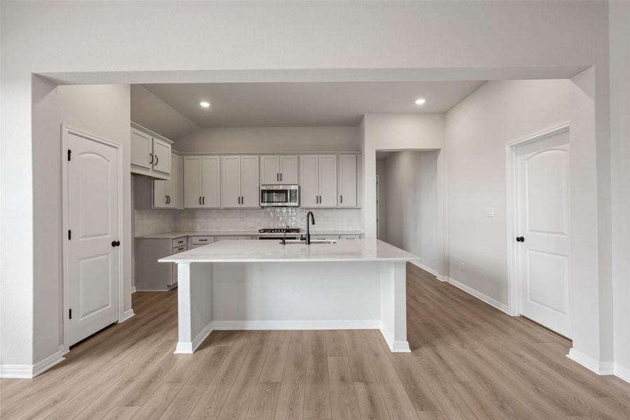 Representative images and renderings are for illustrative purposes. Actual structural options and design finishes of home may vary.