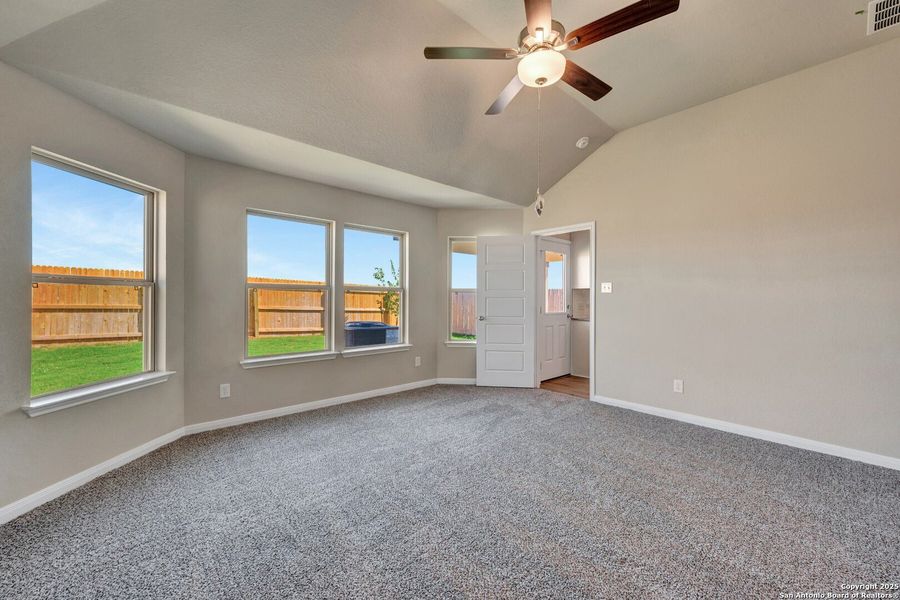 Spacious, unfurnished interior of a new home in Park Place, New Braunfels (Image 32).