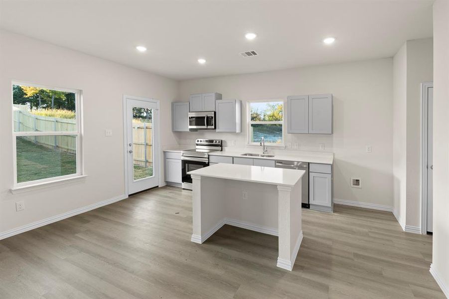 11. 936 S Holly - Kitchen (2)