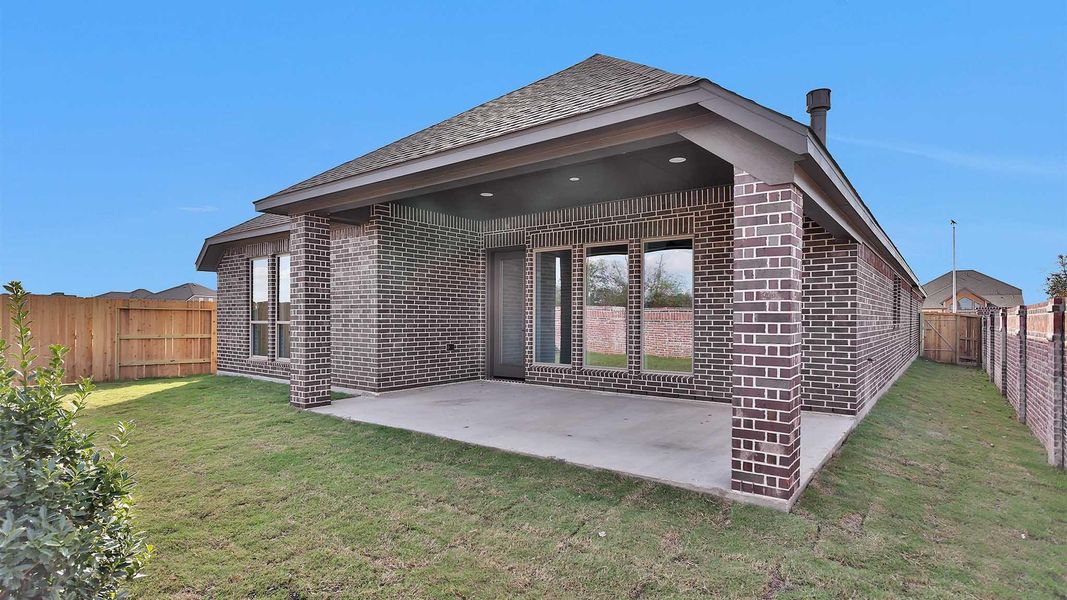 Exterior details and patio area of a home in Grange 50', Katy (Image 3).