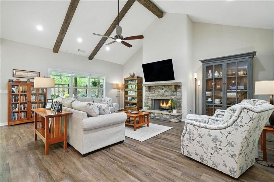 Furnished interior view inside a new home in , Waleska (Image 39).