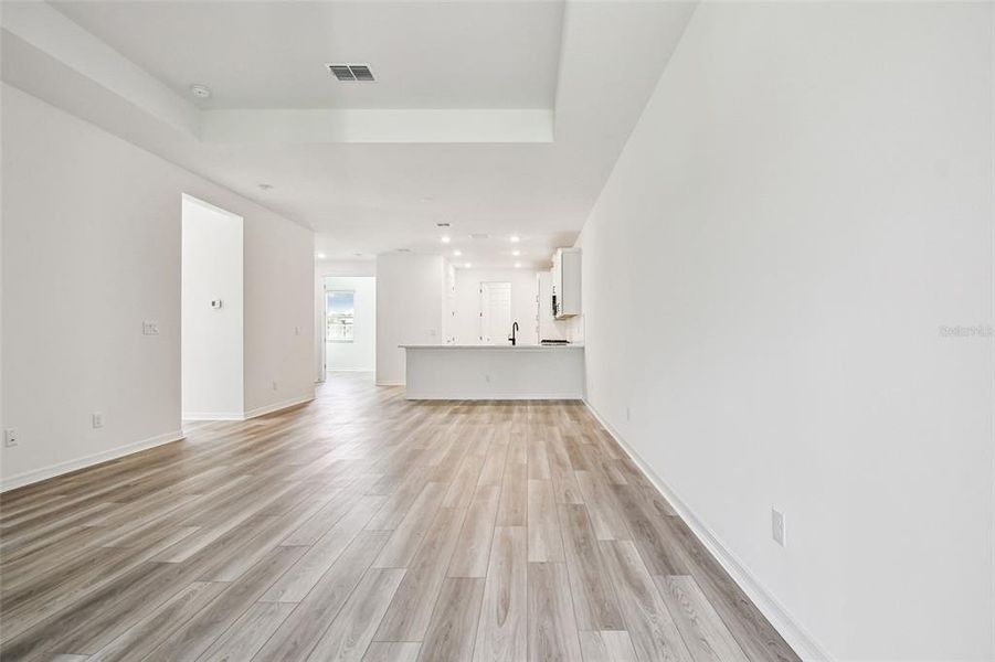 Spacious, unfurnished interior of a new home in Sweetwater at Lakewood Ranch, Lakewood Ranch (Image 16).