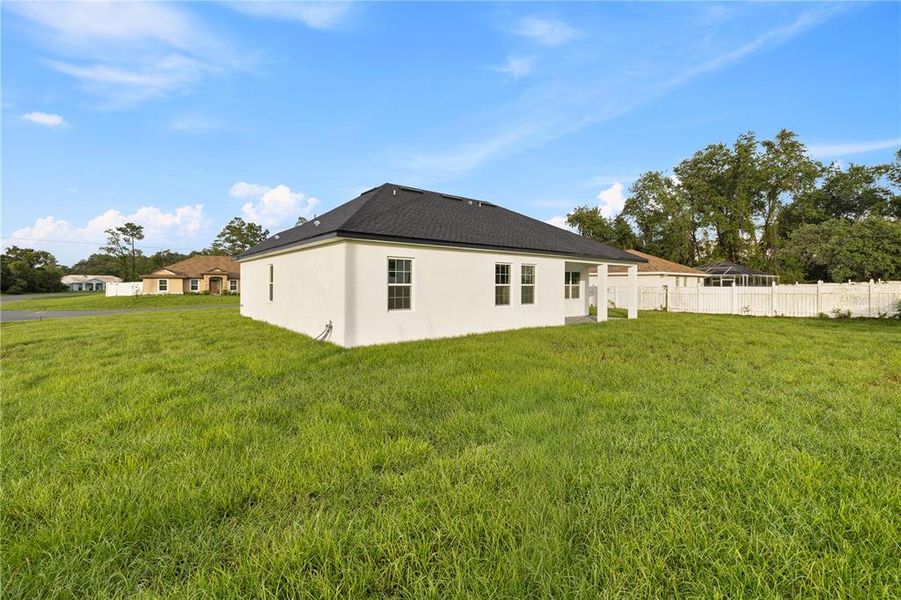 Exterior details and patio area of a home in , Ocala (Image 25).