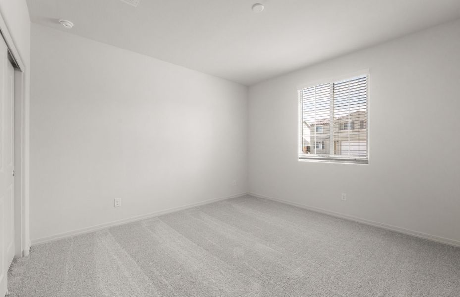 Spacious, unfurnished interior of a new home in Alamar, Avondale (Image 18).