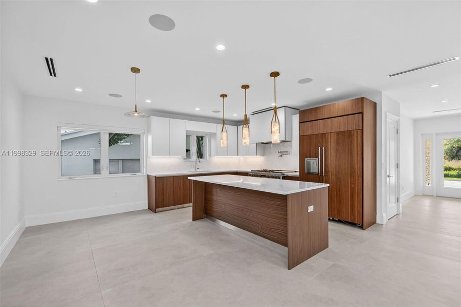 Furnished interior view inside a new home in , Lake Worth (Image 6).