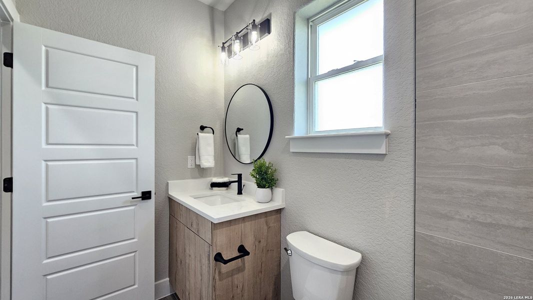 Furnished interior view inside a new home in , Atascosa (Image 10).