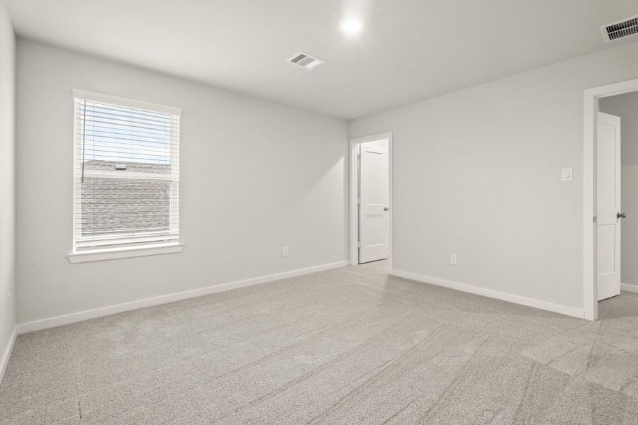 Spacious, unfurnished interior of a new home in Trails at Woodhaven, La Marque (Image 22).