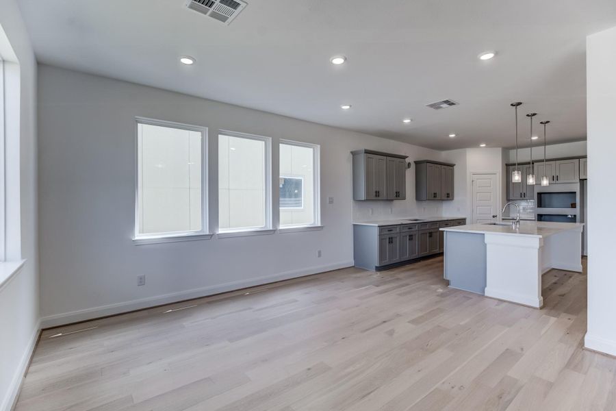 Spacious, unfurnished interior of a new home in Townsen Landing, Humble (Image 25).