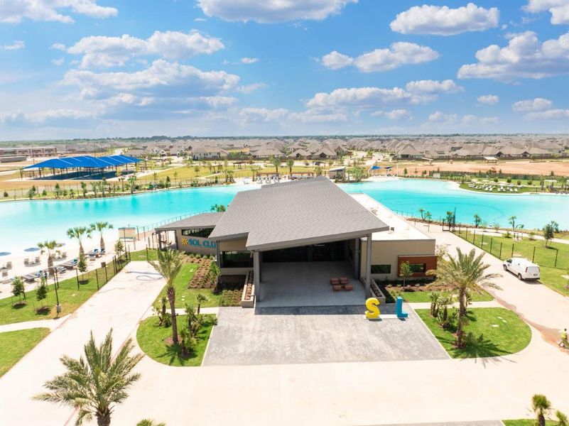 Community amenities in Sunterra, Katy (Image 42).