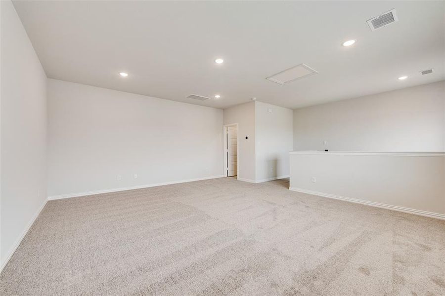 Spacious, unfurnished interior of a new home in Walden Pond, Forney (Image 25).