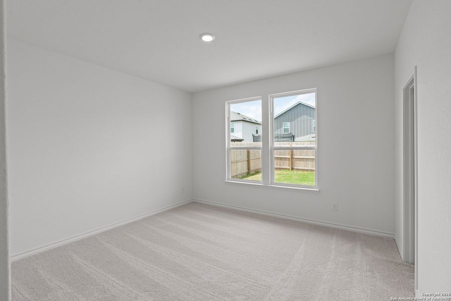 Spacious, unfurnished interior of a new home in Horizon Ridge, San Antonio (Image 22).