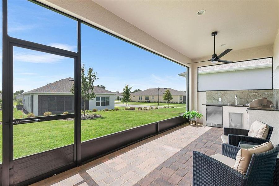 Exterior details and patio area of a home in , Kissimmee (Image 3).
