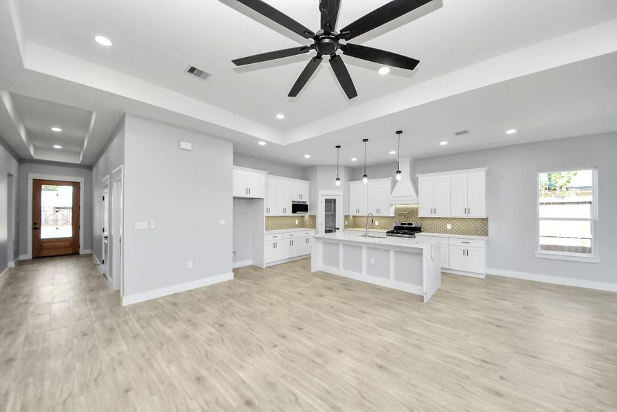 Spacious, unfurnished interior of a new home in , Pasadena (Image 40).