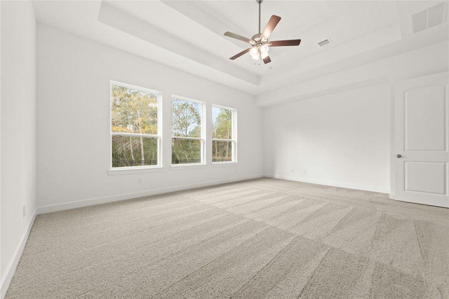 Spacious, unfurnished interior of a new home in Kresston - 65', Montgomery (Image 13).