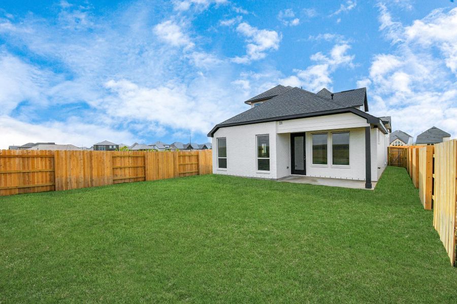 Exterior details and patio area of a home in Elyson, Katy (Image 4).