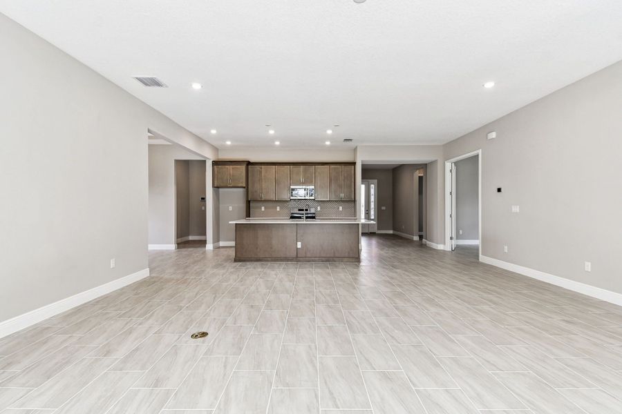 Spacious, unfurnished interior of a new home in River Preserve Estates, Parrish (Image 67).